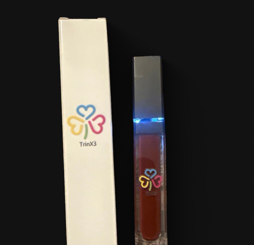 TrinX3 lipgloss with light & mirror