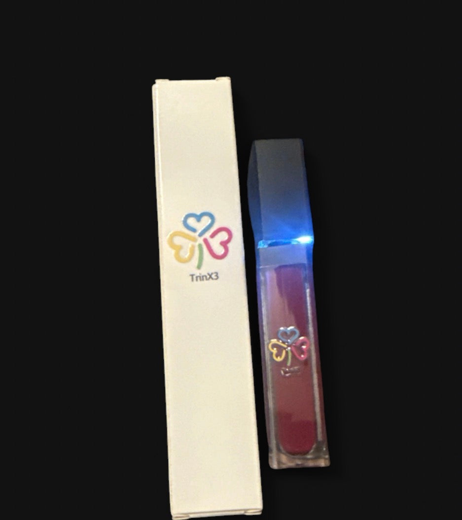 TrinX3 lipgloss with light & mirror